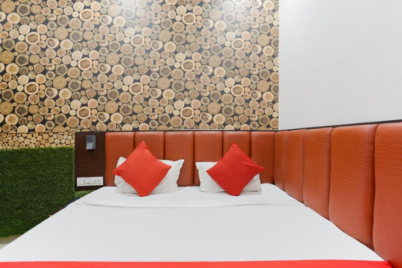 Hotel Oyo 48489 Adarsh Plaza Saháranpur Exteriér fotografie