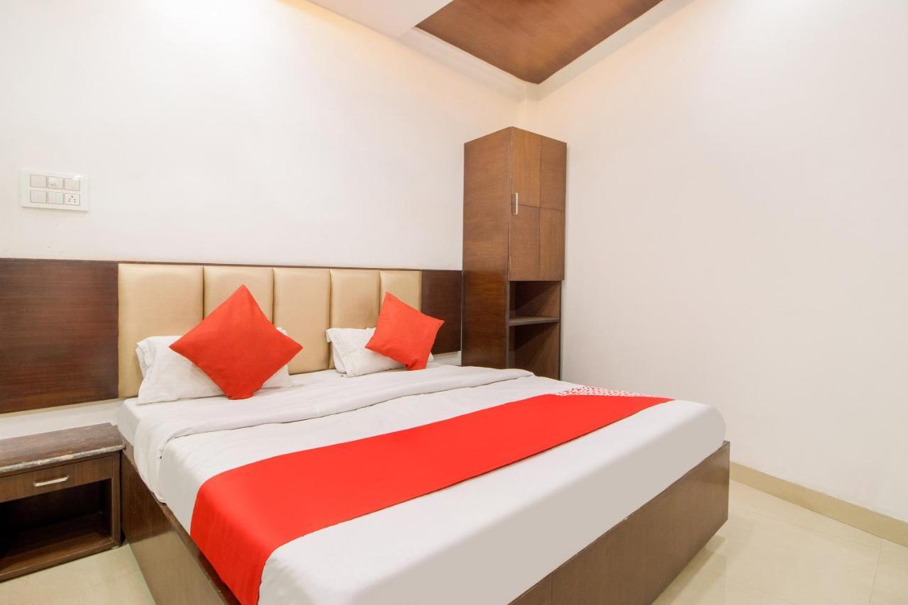 Hotel Oyo 48489 Adarsh Plaza Saháranpur Exteriér fotografie