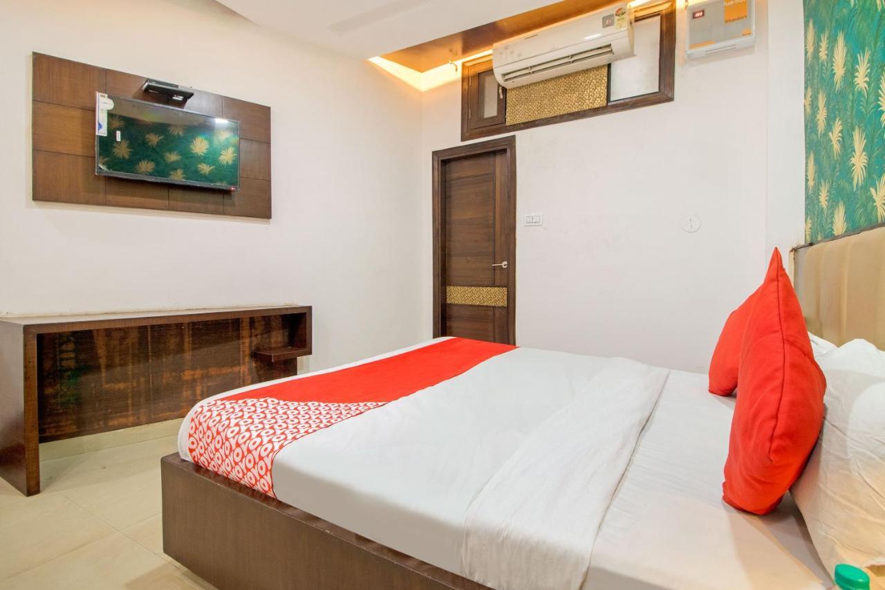 Hotel Oyo 48489 Adarsh Plaza Saháranpur Exteriér fotografie