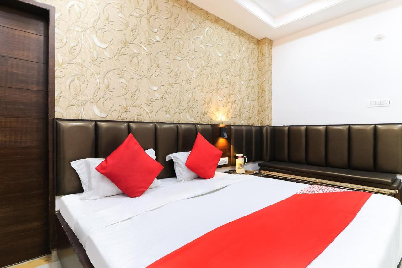 Hotel Oyo 48489 Adarsh Plaza Saháranpur Exteriér fotografie