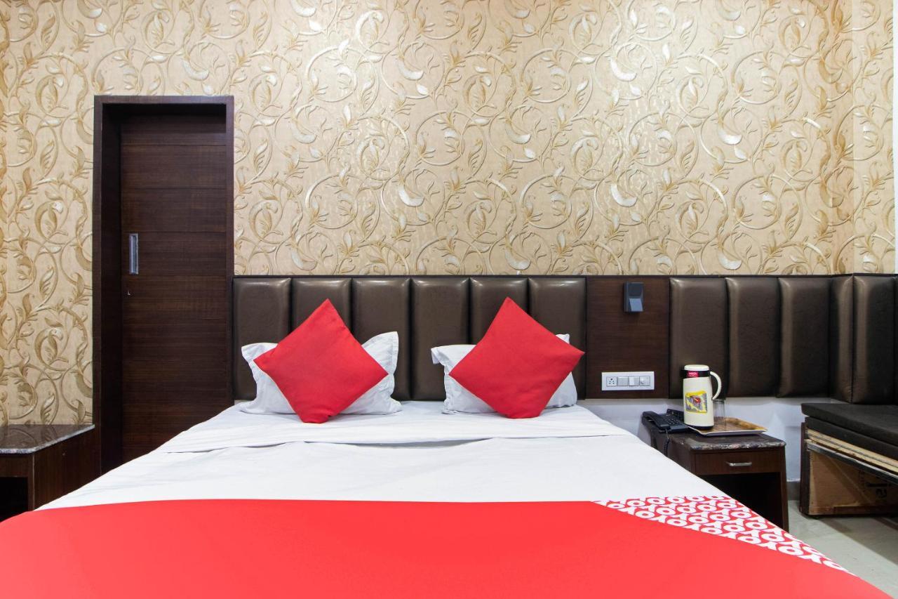 Hotel Oyo 48489 Adarsh Plaza Saháranpur Exteriér fotografie