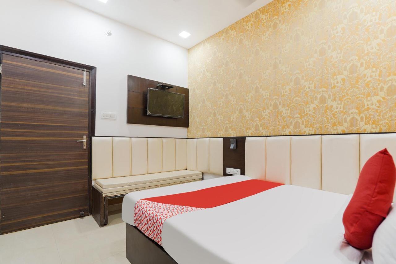 Hotel Oyo 48489 Adarsh Plaza Saháranpur Exteriér fotografie